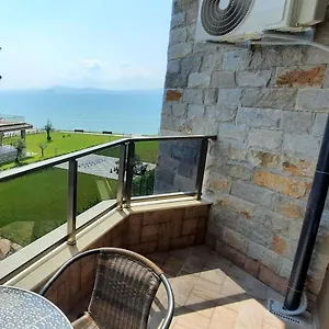 sea-view-studio-apartmen-19.sozopol-hotels.com/